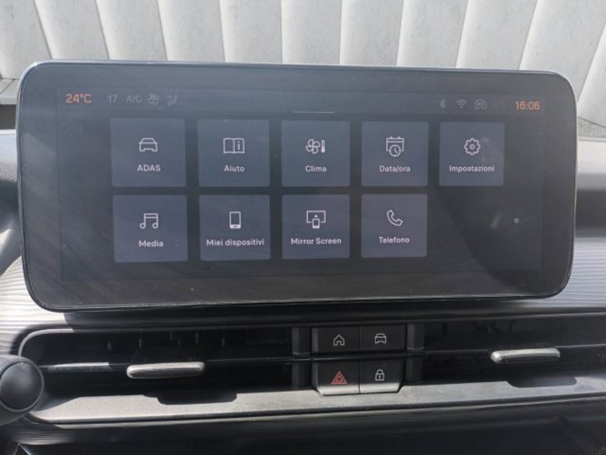 Jeep Avenger 1.2 turbo Altitude fwd 100cv (13)