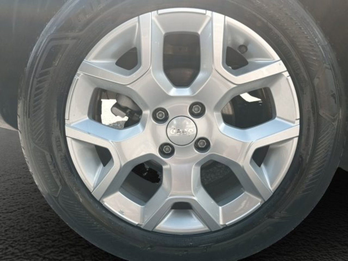 Jeep Avenger 1.2 turbo Altitude fwd 100cv (16)