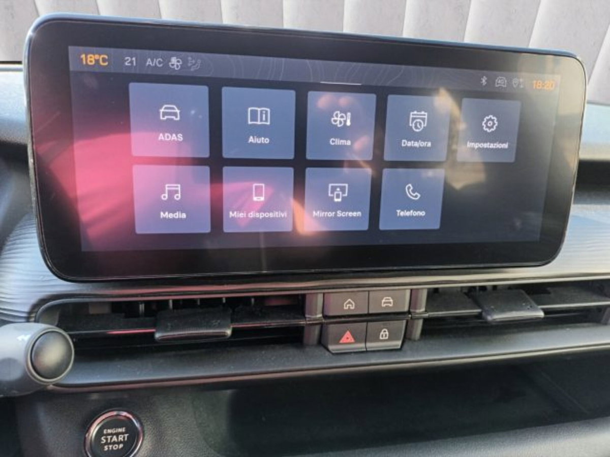 Jeep Avenger 1.2 turbo Altitude fwd 100cv (15)