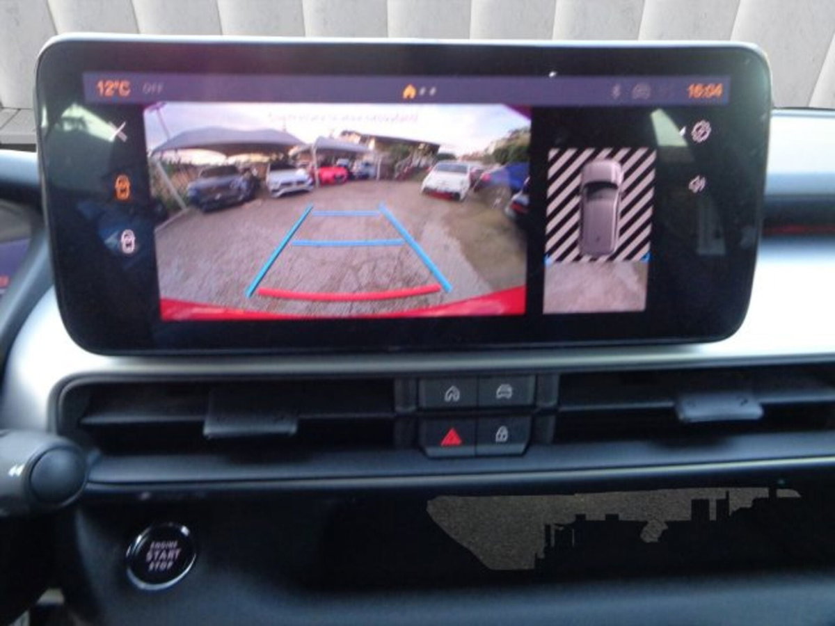 Jeep Avenger 1.2 turbo Summit fwd 100cv (13)