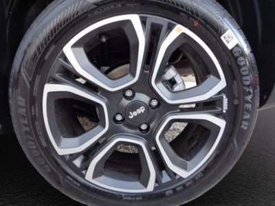 Jeep Avenger 1.2 turbo Summit fwd 100cv (15)