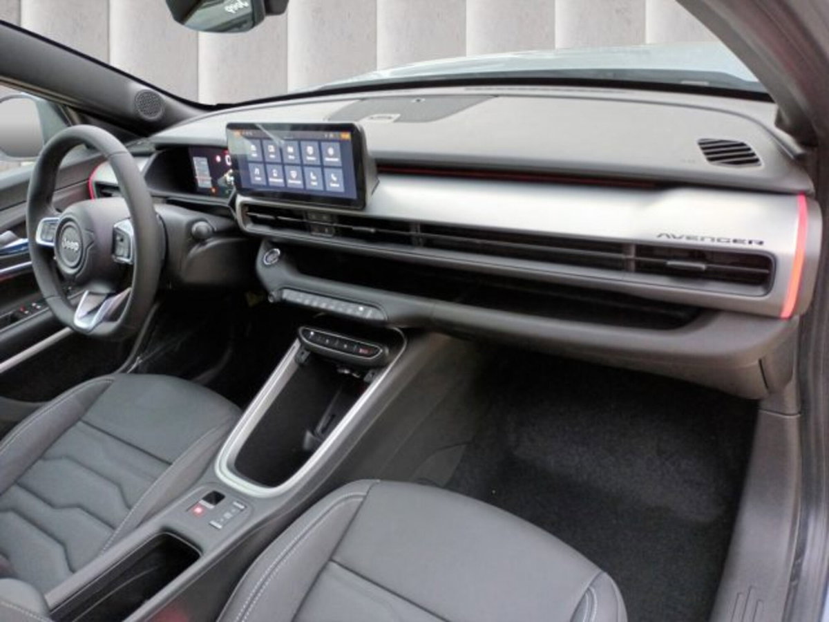 Jeep Avenger 1.2 turbo Summit fwd 100cv (13)