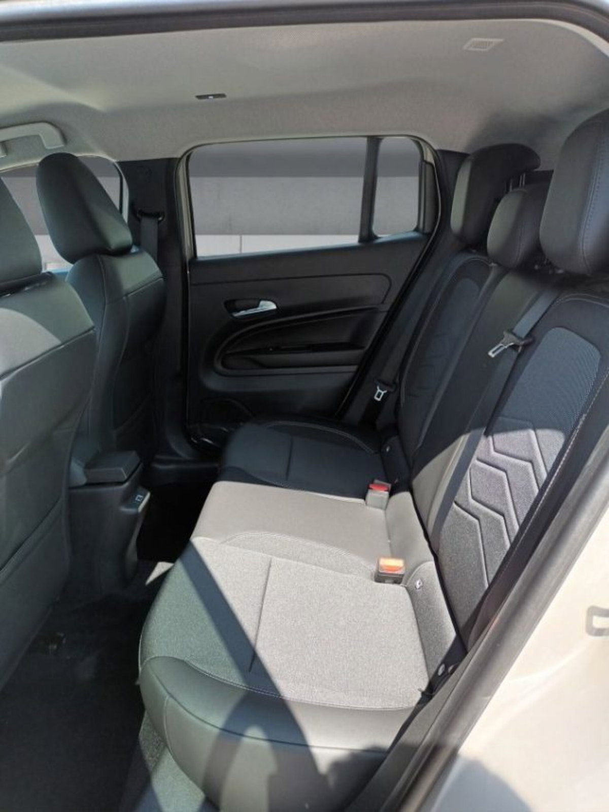 Jeep Avenger 1.2 turbo Summit fwd 100cv (7)