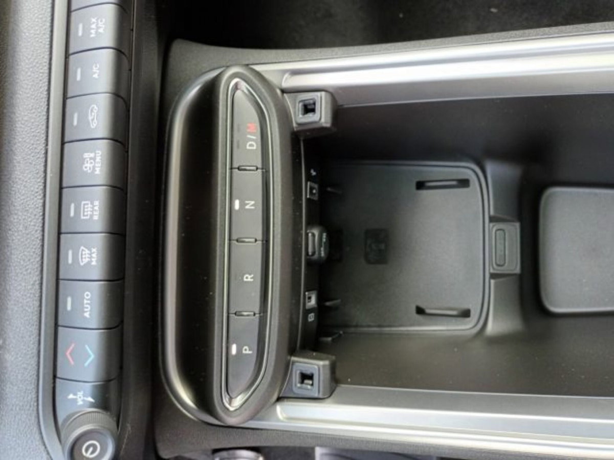 Jeep Avenger 1.2 turbo Summit fwd 100cv (16)