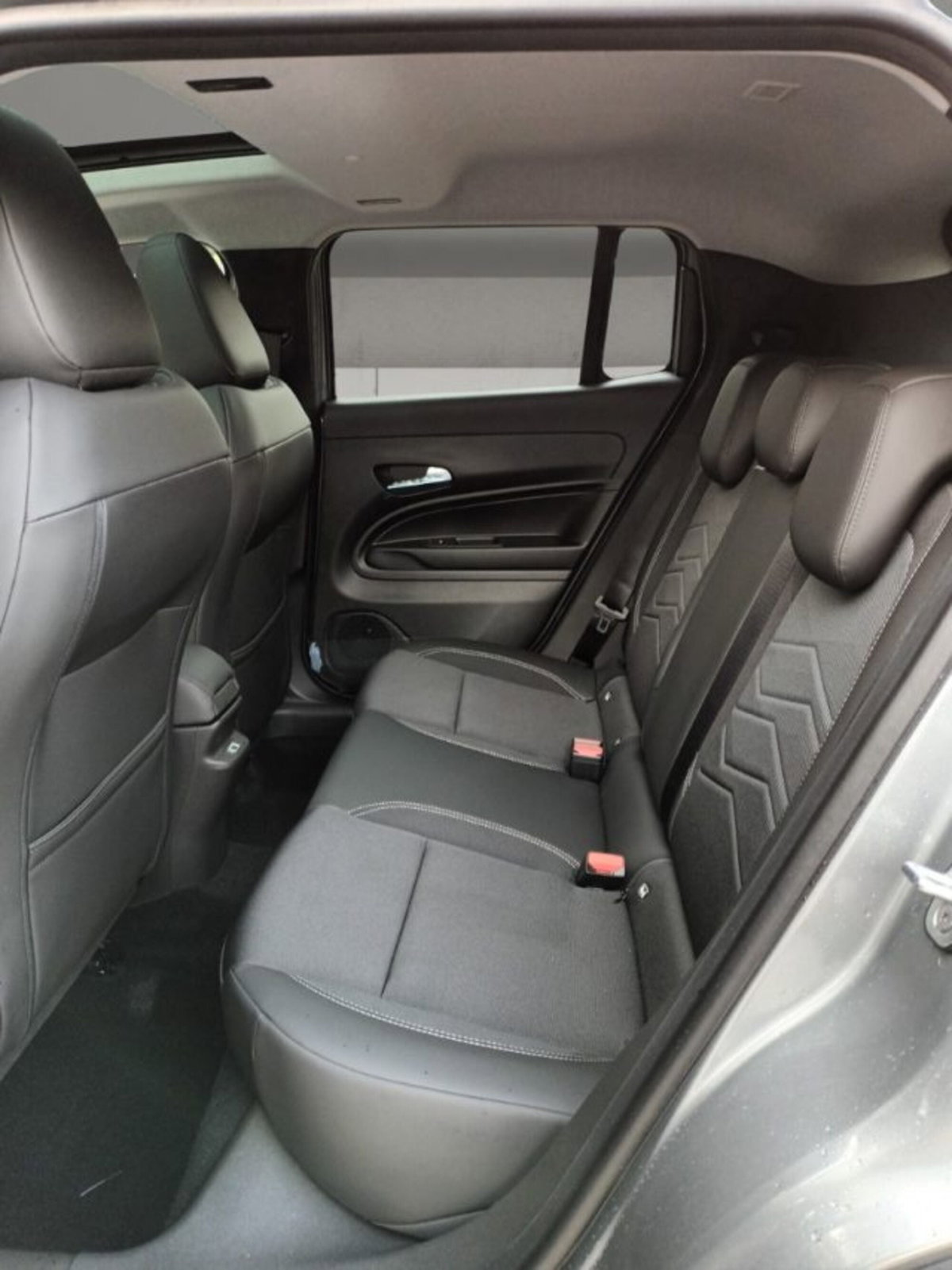 Jeep Avenger 1.2 turbo Summit fwd 100cv (7)
