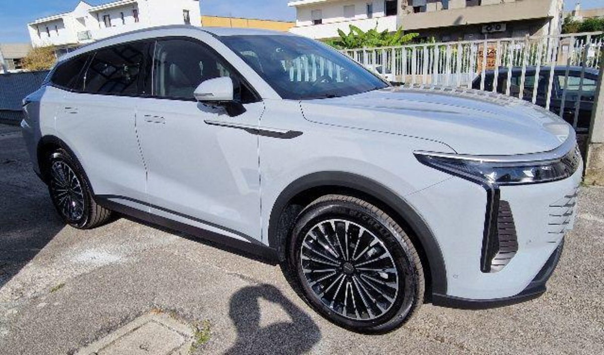 Omoda Omoda 9 SHS-P 1.5 tgdi phev Premium i-awd dht (3)