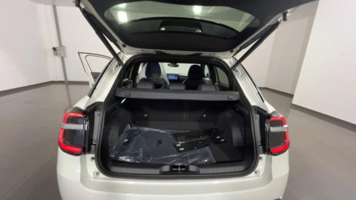Fiat 600 1.2 hybrid Sport 145cv auto (7)
