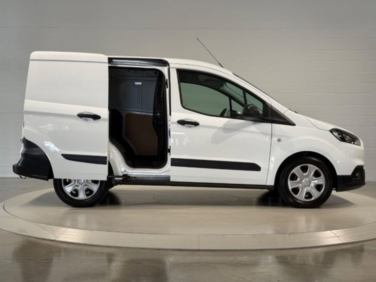 Ford Transit Courier 1.0 EcoBoost 100CV  Trend (6)