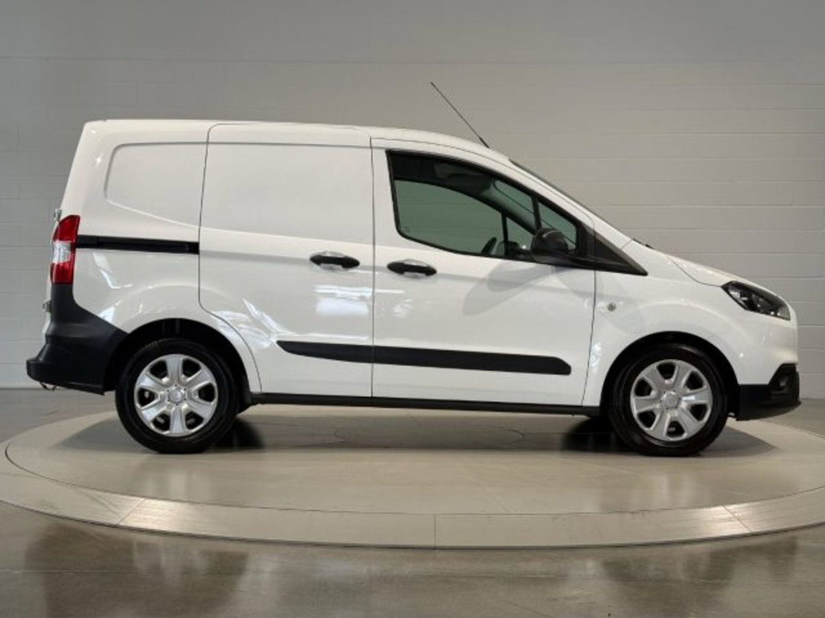 Ford Transit Courier 1.0 EcoBoost 100CV  Trend (7)
