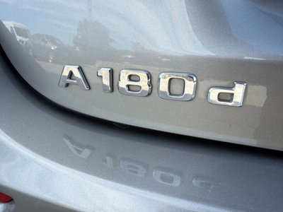 Mercedes-Benz Classe A 180 d Automatic Business (14)
