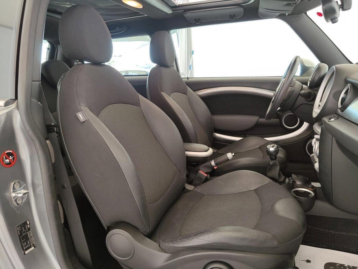 MINI Mini 1.6 16V Cooper S (15)