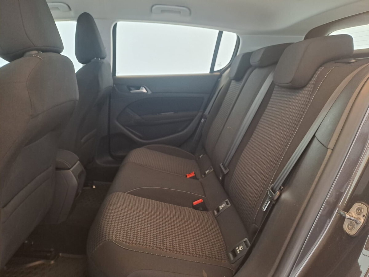 Peugeot 308 BlueHDi 130 S&S Active (17)