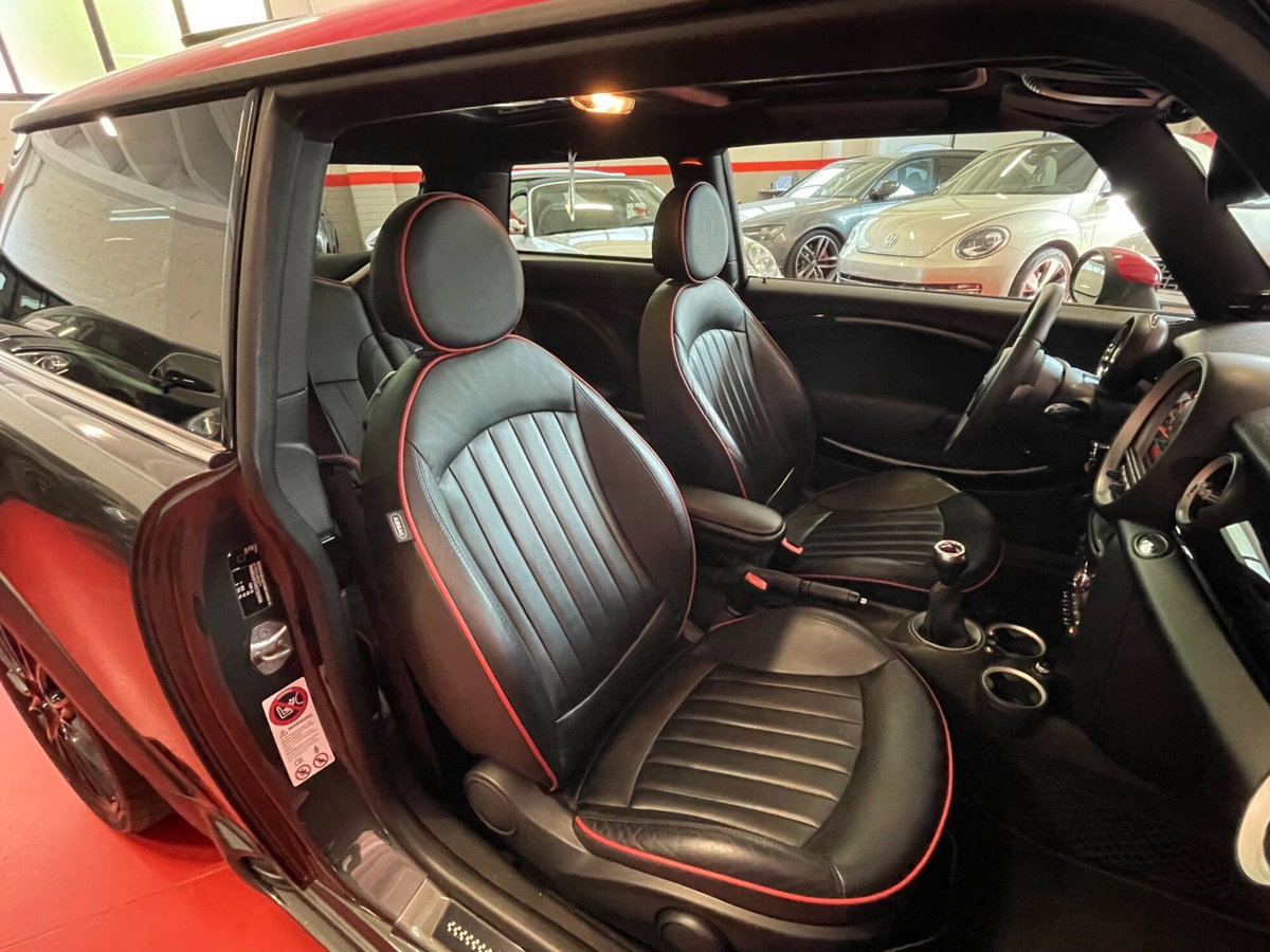 MINI Mini 1.6 16V John Cooper Works (14)
