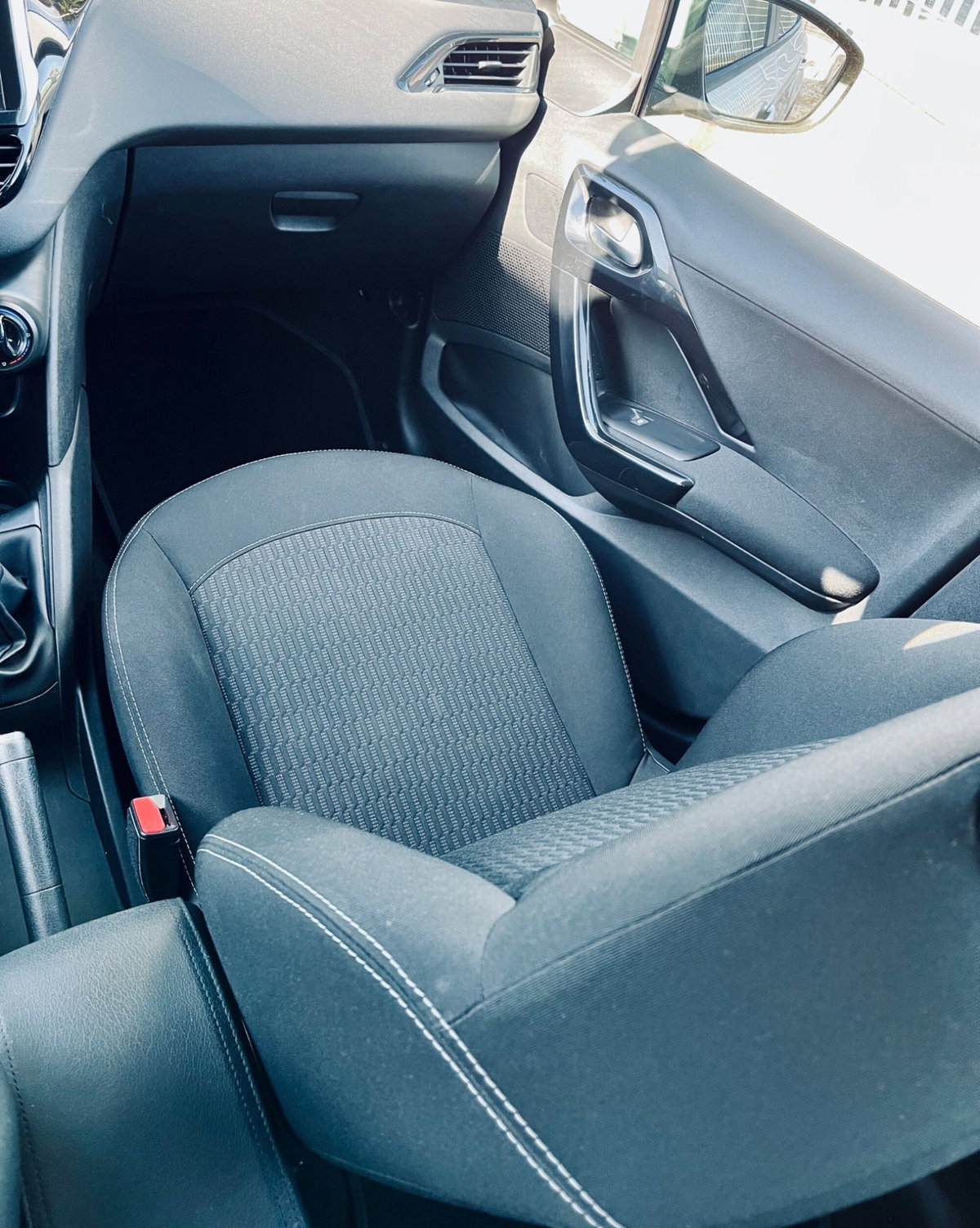 Peugeot 208 75 5 porte Active (10)