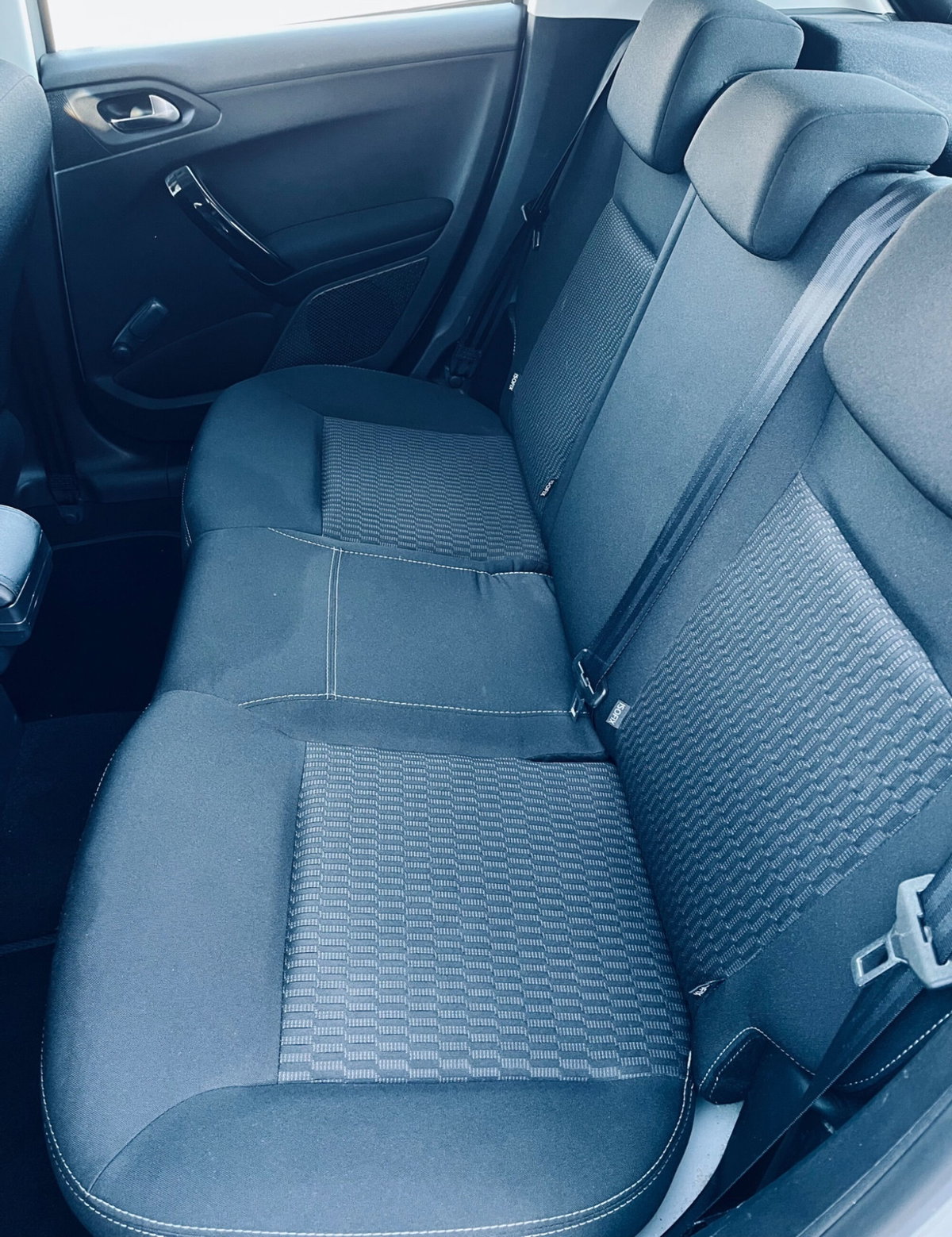 Peugeot 208 75 5 porte Active (12)