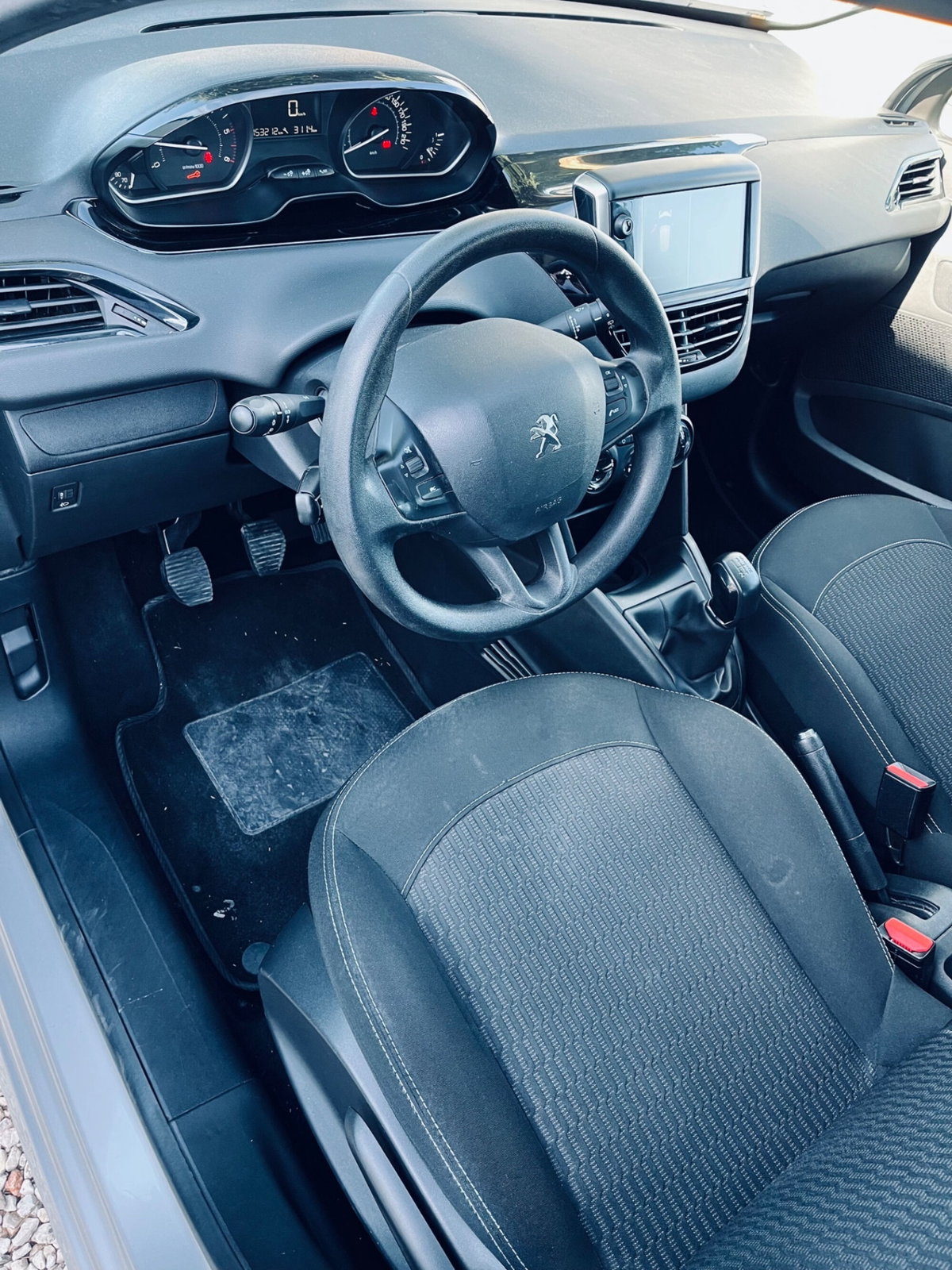 Peugeot 208 75 5 porte Active (9)