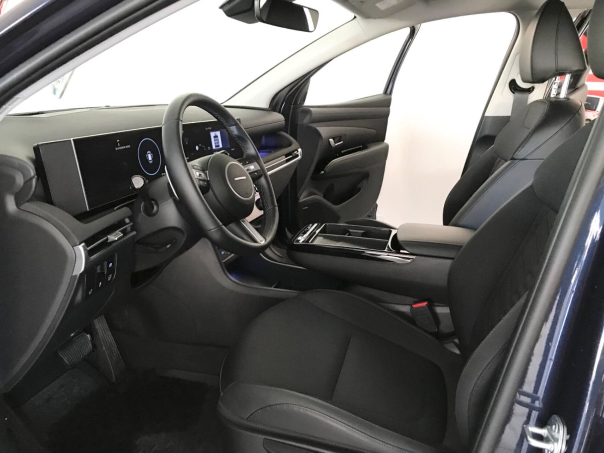 Hyundai Tucson 1.6 t-gdi 48V Xtech 2wd mt (14)