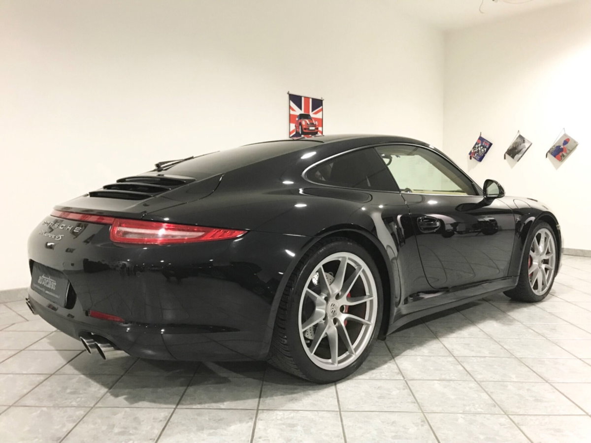 Porsche 911 Coupé 3.8 Carrera 4S (6)