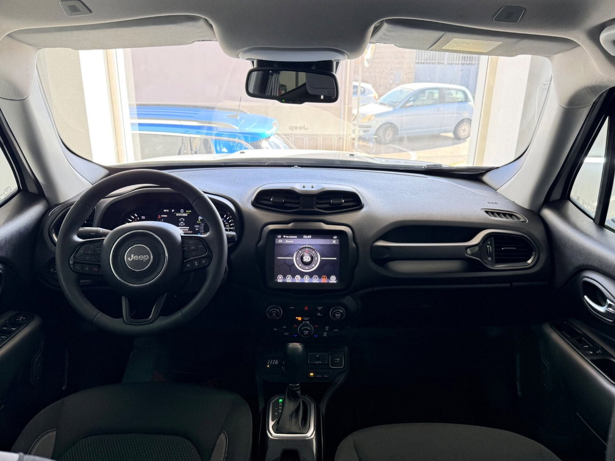 Jeep Renegade 1.3 T4 190CV PHEV 4xe AT6 Limited (15)