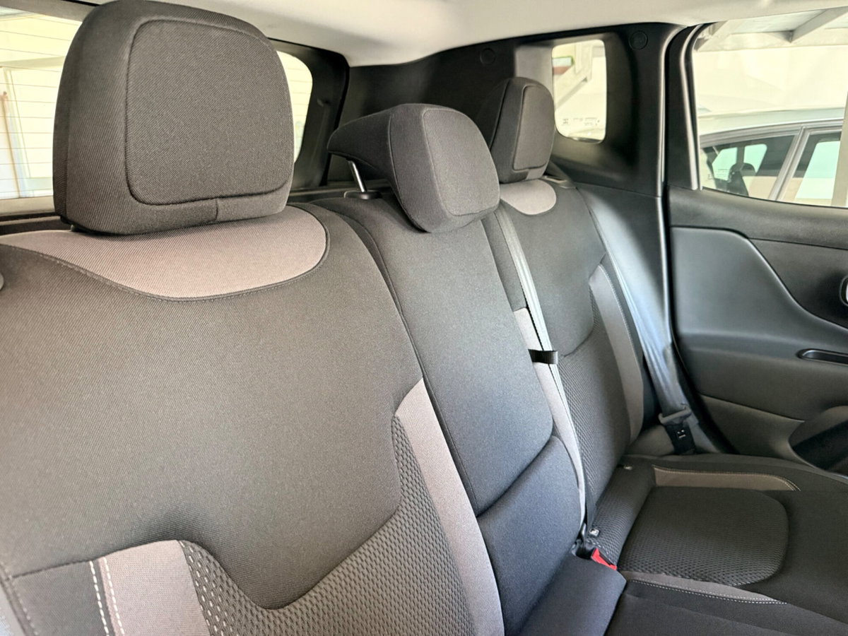 Jeep Renegade 1.3 T4 190CV PHEV 4xe AT6 Limited (19)