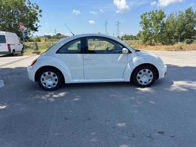 Volkswagen New Beetle 1.6 (7)