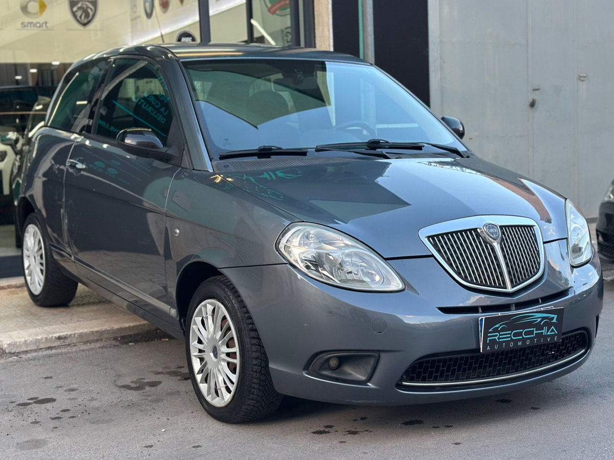 Lancia Ypsilon 1.3 MJT 75 CV Diva