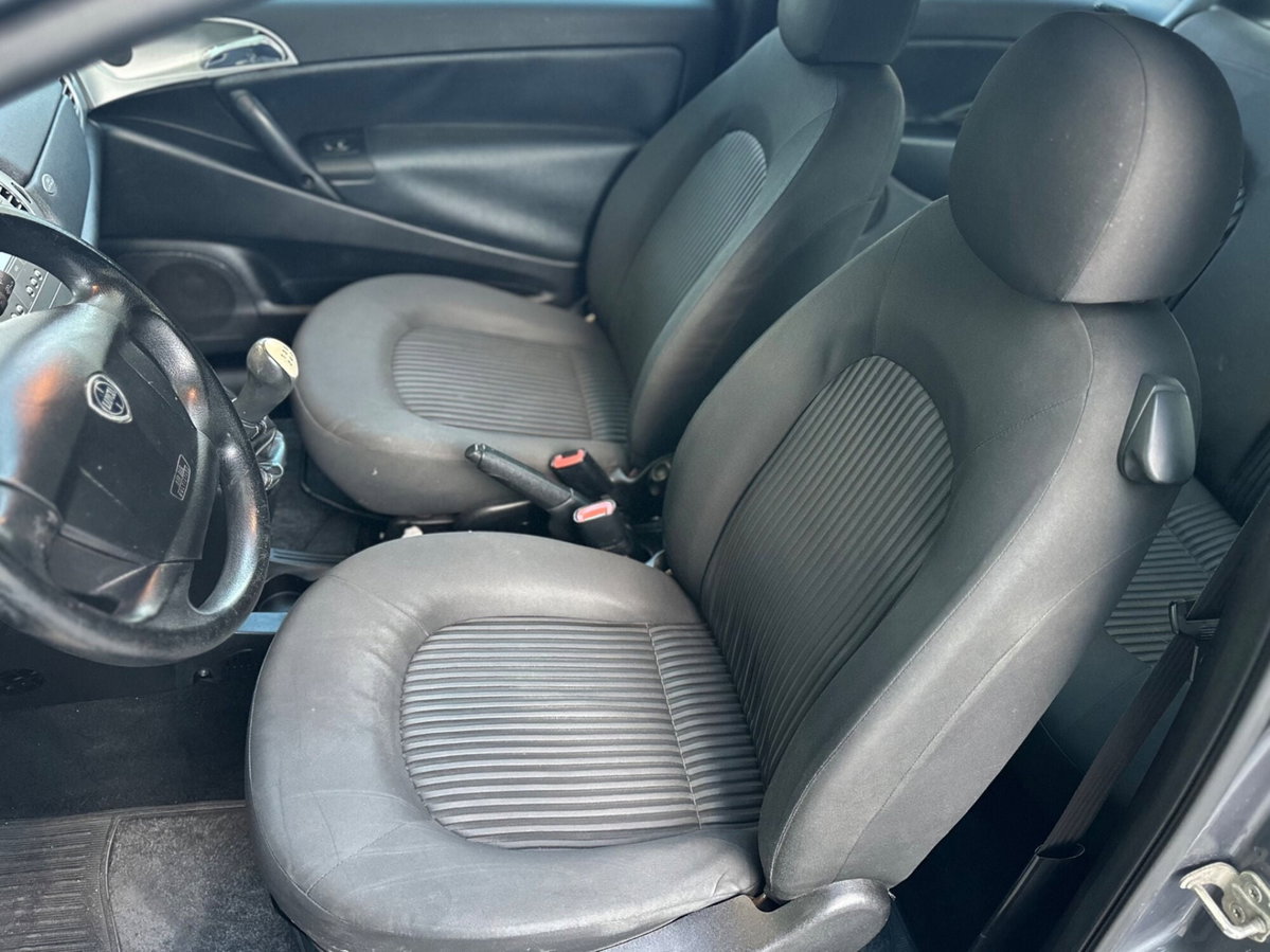Lancia Ypsilon 1.3 MJT 75 CV Diva (10)