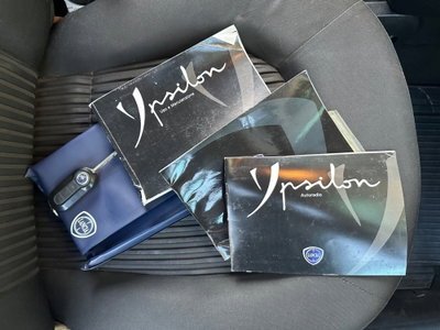 Lancia Ypsilon 1.3 MJT 75 CV Diva (13)