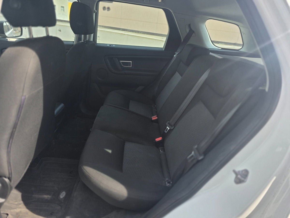 Land Rover Discovery Sport 2.0 TD4 150 CV HSE Luxury (12)