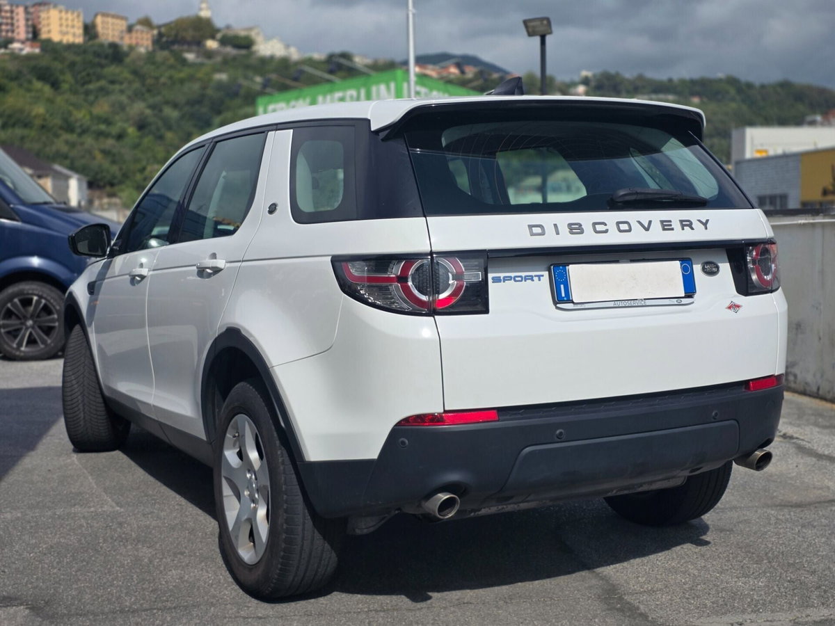 Land Rover Discovery Sport 2.0 TD4 150 CV HSE Luxury (4)