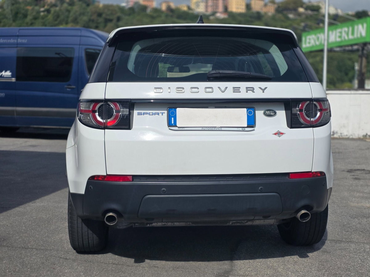 Land Rover Discovery Sport 2.0 TD4 150 CV HSE Luxury (5)
