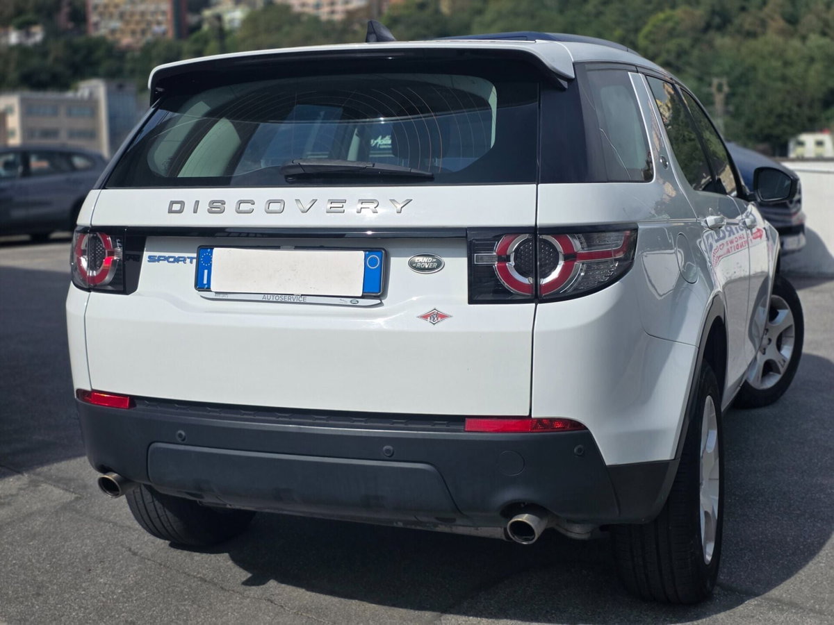 Land Rover Discovery Sport 2.0 TD4 150 CV HSE Luxury (6)