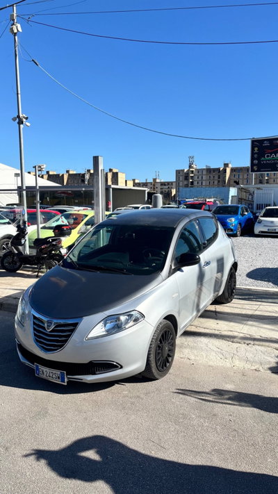 Lancia Ypsilon 1.3 MJT 16V 95 CV 5 porte S&S Platinum (2)