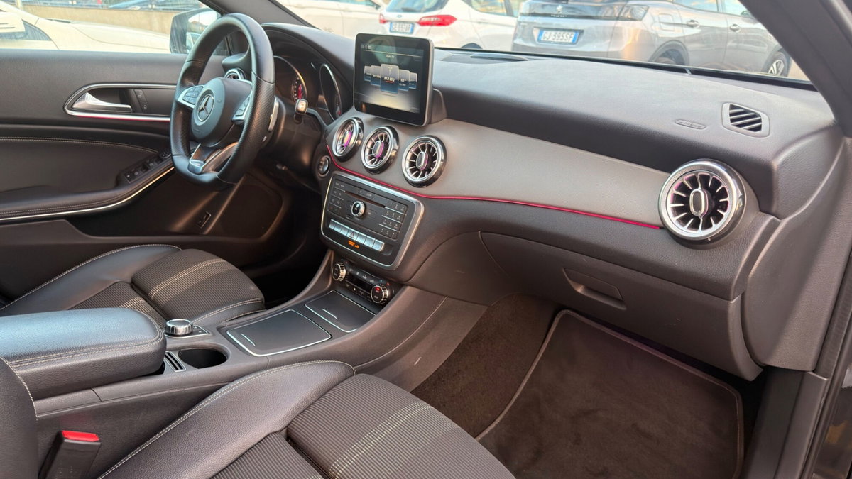 Mercedes-Benz Classe A 200 d Automatic 4Matic Sport (6)