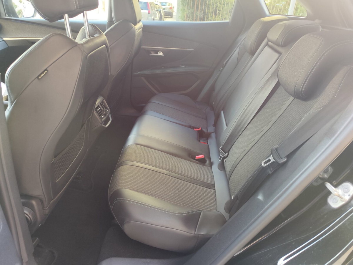 Peugeot 3008 BlueHDi 130 S&S Allure Pack (20)