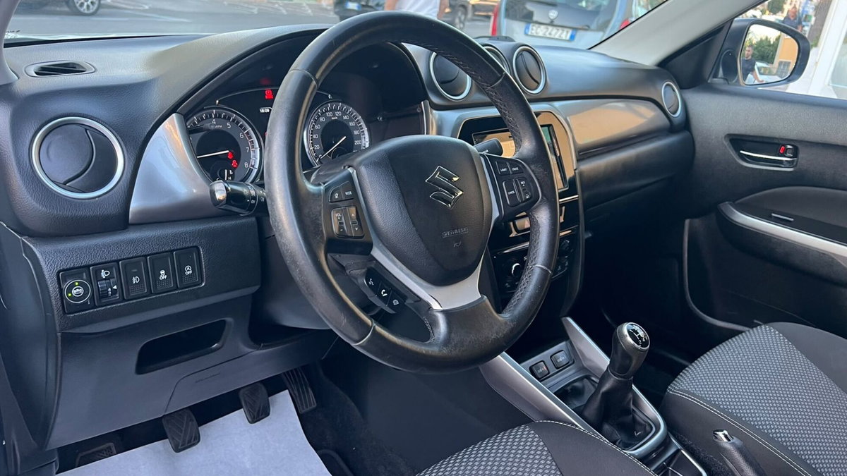 Suzuki Vitara 1.0 Boosterjet Starview (10)