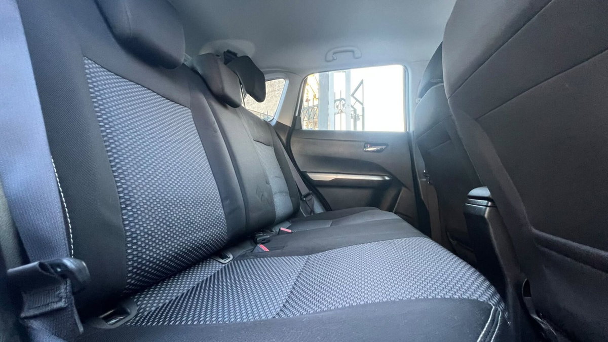 Suzuki Vitara 1.0 Boosterjet Starview (9)