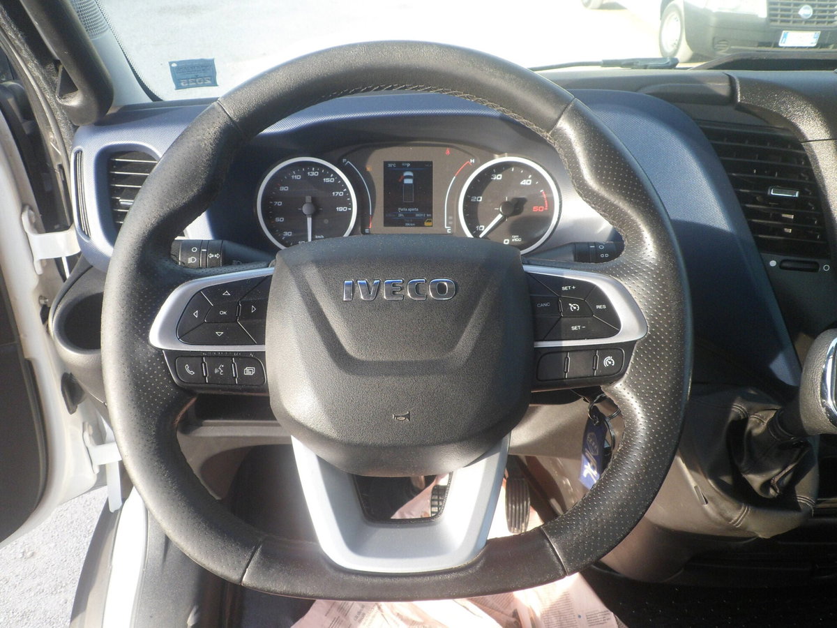 Iveco Daily Telaio 35C18 BTor 3.0 HPT PLM-RG Cabinato (9)