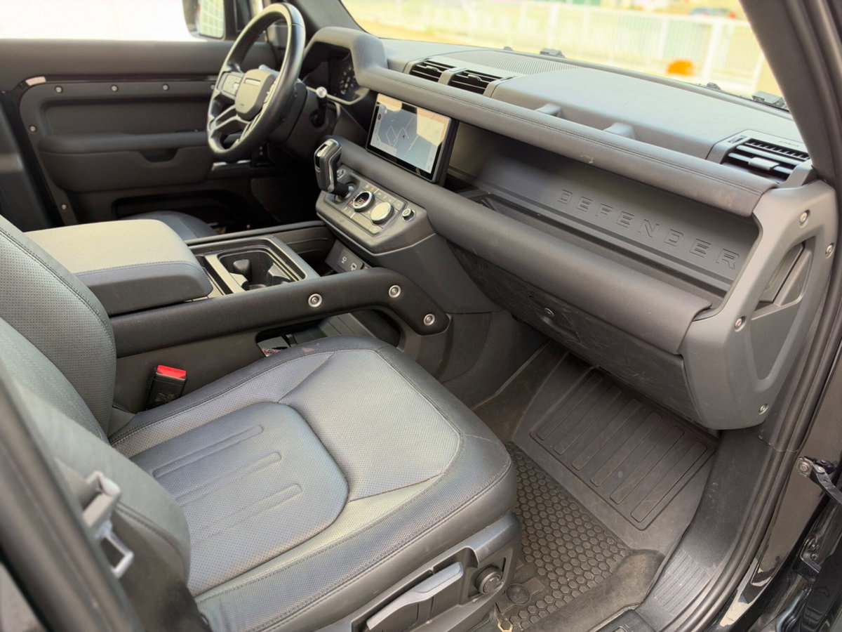 Land Rover Defender 110 3.0 l6 400 CV AWD Auto X-Dynamic S (13)