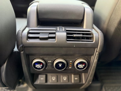 Land Rover Defender 110 3.0 l6 400 CV AWD Auto X-Dynamic S (15)