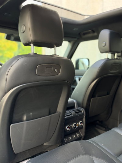 Land Rover Defender 110 3.0 l6 400 CV AWD Auto X-Dynamic S (19)