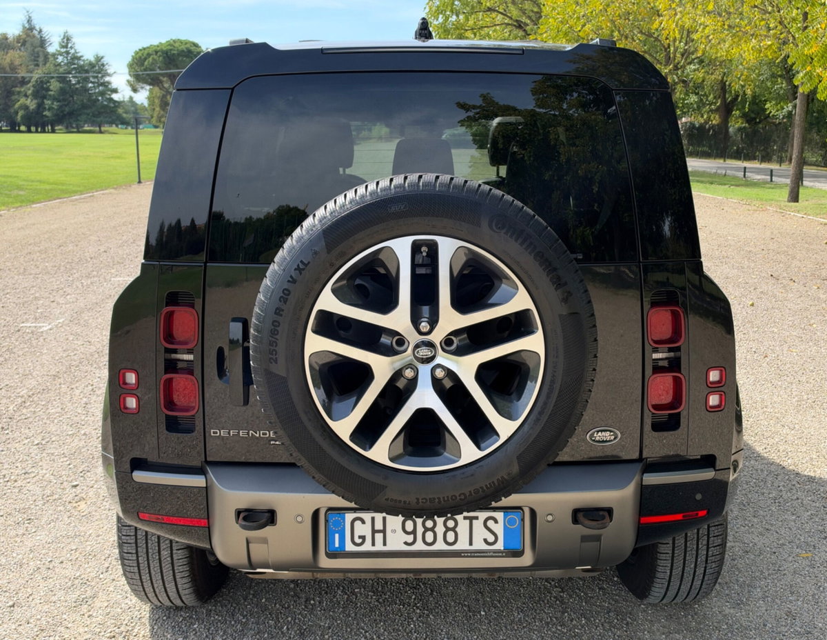 Land Rover Defender 110 3.0 l6 400 CV AWD Auto X-Dynamic S (5)