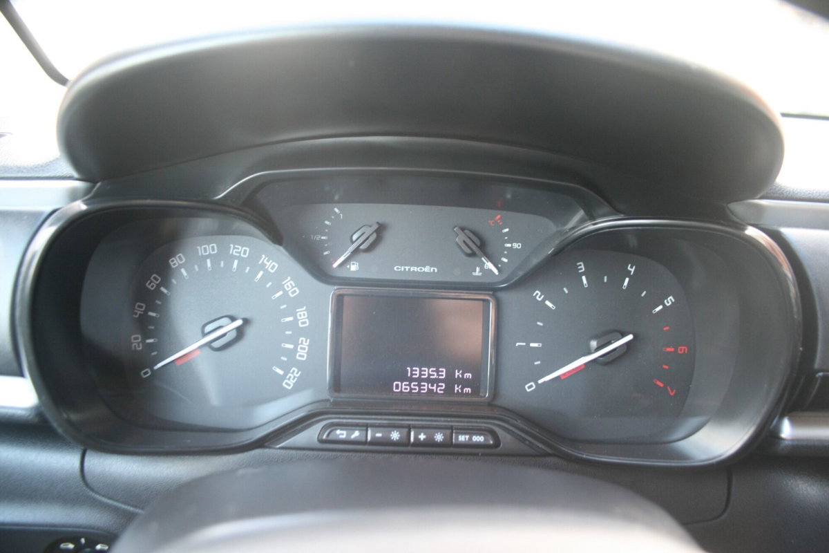 Citroen C3 BlueHDi 100 S&S Shine (10)