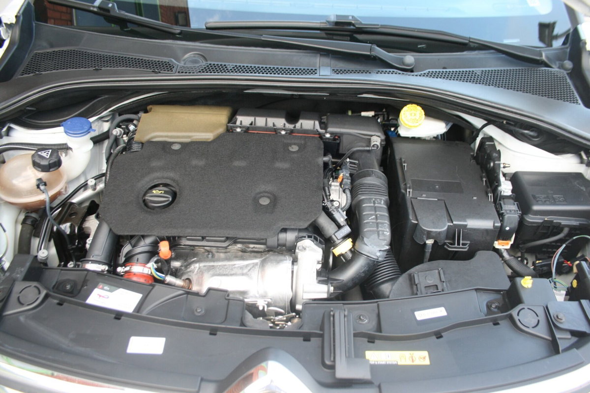 Citroen C3 BlueHDi 100 S&S Shine (14)