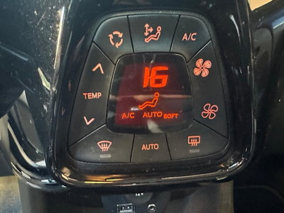 Toyota Aygo 1.0 VVT-i 69 CV 5 porte x-wave (14)
