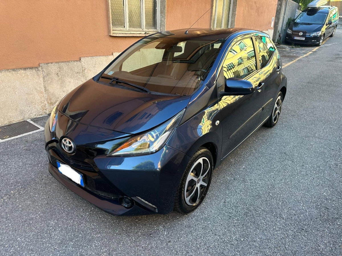 Toyota Aygo 1.0 VVT-i 69 CV 5 porte x-wave (2)