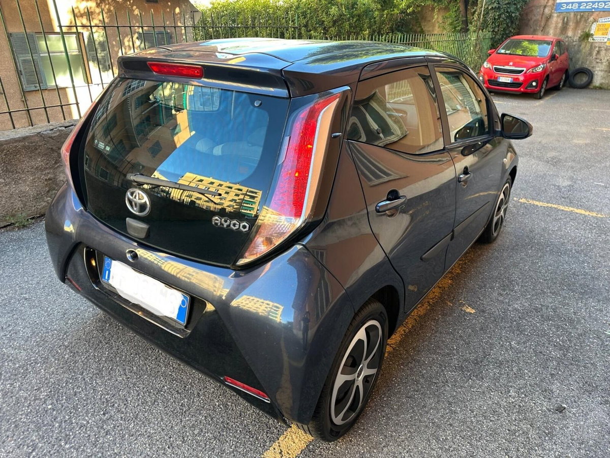 Toyota Aygo 1.0 VVT-i 69 CV 5 porte x-wave (4)