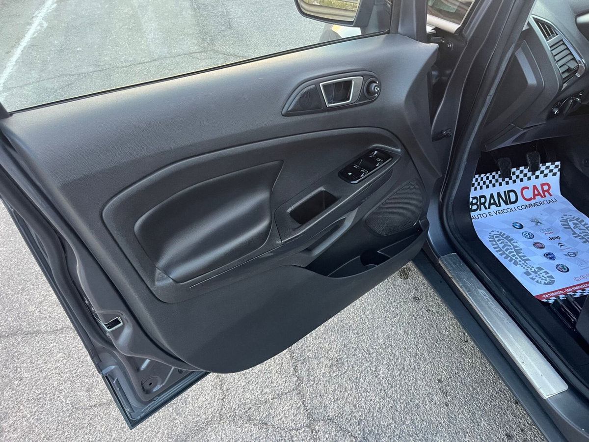 Ford EcoSport 1.5 TDCi 95 CV Titanium S (11)