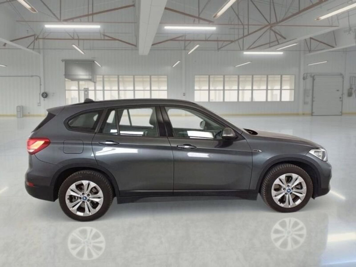 BMW X1 xDrive25e Business Advantage (3)