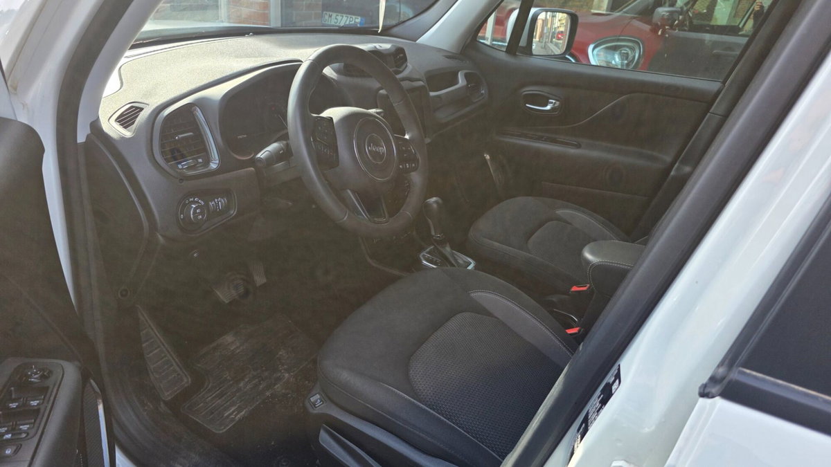 Jeep Renegade 1.3 T4 190CV PHEV 4xe AT6 Limited (10)